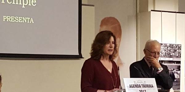Foto de Esther Hernanz, distinguida con el XIII Premio “Antonio Bienvenida” a los Valores Humanos